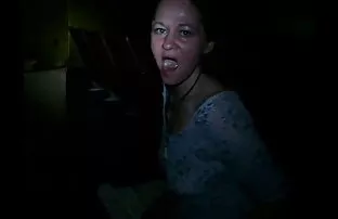 白黑堆的黑色的猫 女性主导的视频