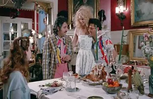 她是一堆狗屎，一个黑色的糖果。 免费的全高清色情影片