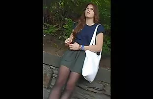 两个水龙头在他的嘴里，一个金发女郎，猫，让开。 色情电视