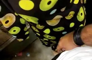 两名男子强奸了一个手无寸铁的年轻女孩 铁杆色情肛门