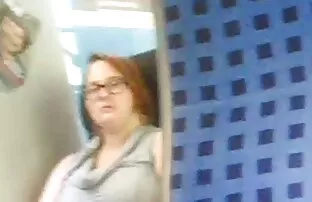 两个女人他妈的女人的丝袜 雌雄同体色情