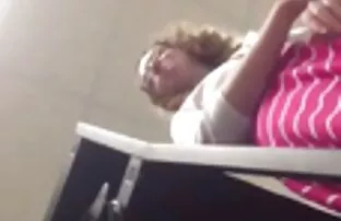 维多利亚的清洁-妻子，小山雀在各方面崇拜(2021)) 熟色情视频