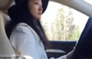 热带长头发的女孩玩她的蜜蜂轴 热高清色情