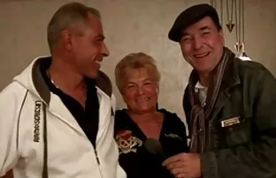 白人女人他妈的一个黑人 乌色情影片