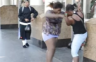 灼热的性别抓住了汽车旅馆凸轮 最新的激情打手枪