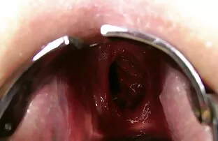 无聊的女孩摩擦猫的乐趣 免费的禁忌色情