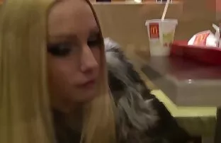 当姐妹的母亲,狗的风格。 激情打手枪高清下载