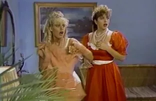 我们三个人 激情打手枪免费的视频