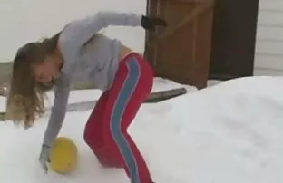 有趣，酷-白色，黑色在洗澡 英国广播公司性别的视频