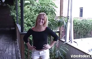 妻子注册为一个猫她的情人 同性恋性虐待色情