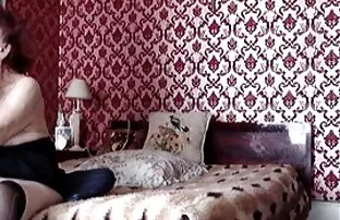 他的妻子，奶，软色情电影游戏枪，然后打开之间的奶子 最新的激情打手枪