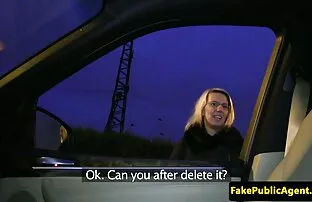 妻子大的低劣的丈夫在更衣室里 业余色情