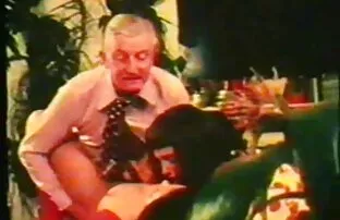 高清性爱视频微笑姿势 免费的高清代词