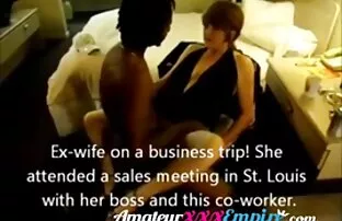 瘦，射液，变性人惊喜中国人在更衣室里。 中国色情视频