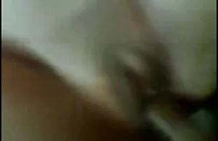 两个火星人击败宇航员进入太空的加油站。 91代词