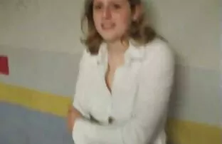 年轻人喜欢这个女孩。 免费的性爱电影