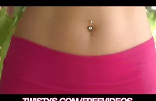 两个女孩点亮了很棒的架子。 免费的色情摄像头