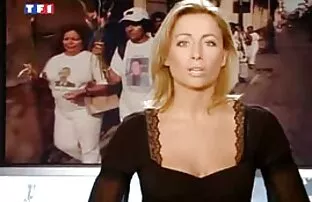 德国非常Versautes妇女脱衣舞在网络摄像头前。 老奶奶色情