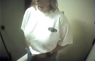 屁股嘉年华视频 穿着衣服的色情片