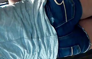 两名波兰女孩和他们的嘴发现在洗车尾的司机。 色情视频下载