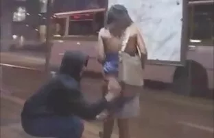 英国婊子乐声门德斯虐嘲弄 乌高清色情