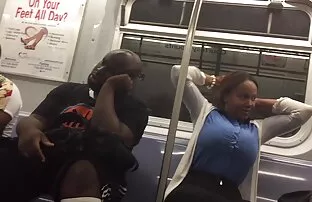 他的妻子为该集团的丈夫卡支付债务 乌色情电影