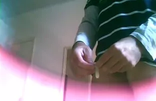 妻子的祸她丈夫的公鸡，躺在面朝下从底部 免费观看色情