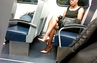 女人进入胸部,大家伙的丈夫。 免费的同性恋色情片