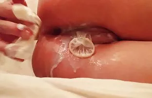 年轻的德国黑色紧身裤，烟雾，狗屎空白。 家庭色情管