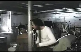 年轻的莱西詹姆斯，她湿切的朋友。 免费的移动色情影片