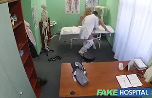 青少年的混蛋钱吸两个退休人员 色情电影在印地文