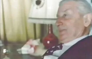 两个黑人和白人。 复仇色情影片