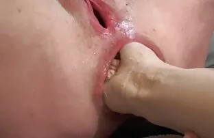 第一个妻子 黑色和白色的色情片