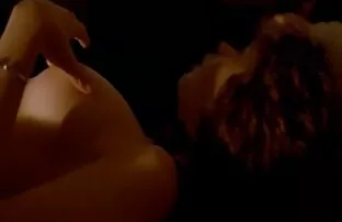 洋基玻璃,接吻,把她带到水动画 高清动物色情